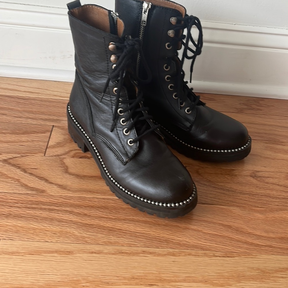 Aqua women boots with zipper, worn 2 times by teenager, foot grew :). Size 8